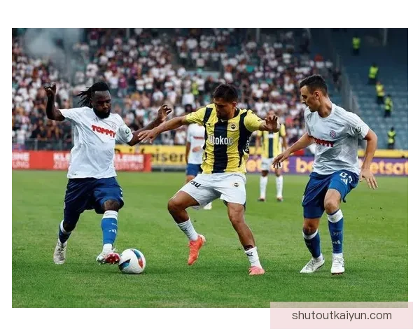 博格巴传球能力持续提升，组织调度表现稳健据表现稳健